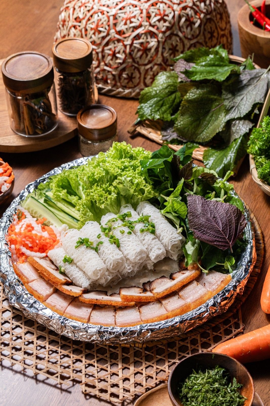 Ha Long Bay Night Restaurant: Start Your Vietnamese Food Adventure Without Leaving Johor Bahru!